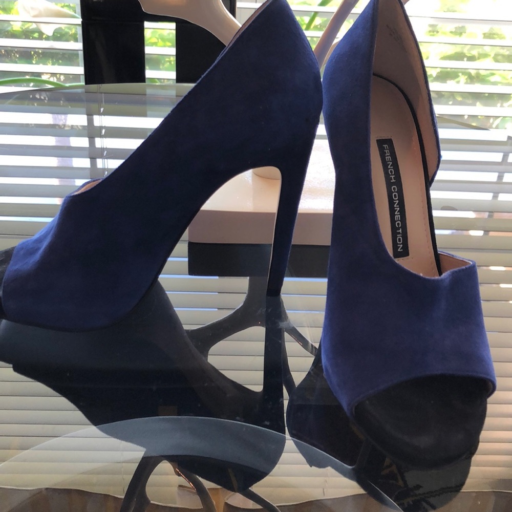Shoes - Picture 2 of 5